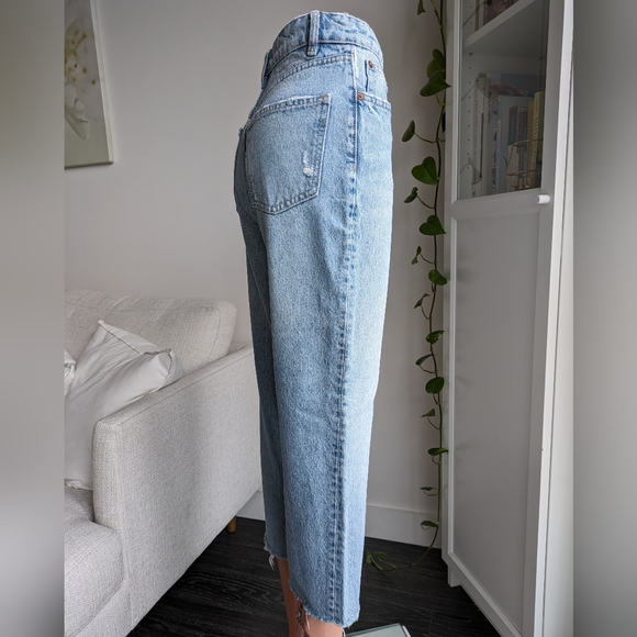 Zara High-Waist Cutoff Jeans -2 - Picture 3 of 7